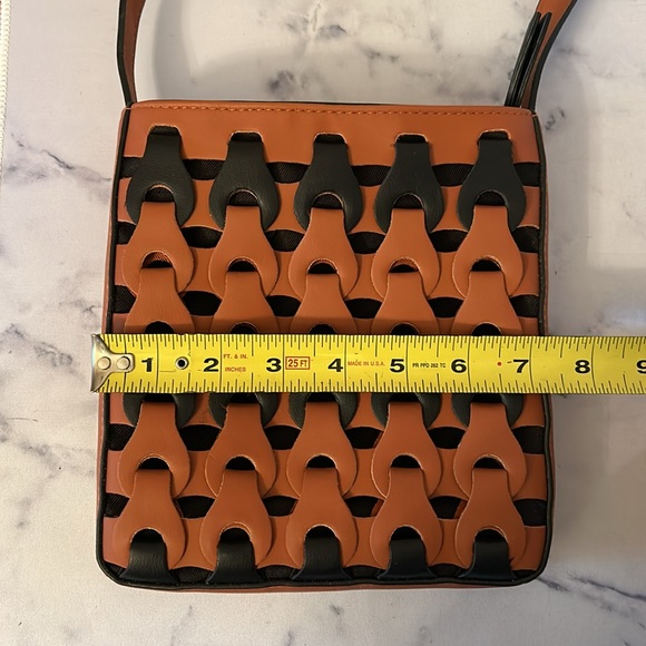 Universal Thread Target Brown and Black Texture Crossbody Handbag - Picture 7 of 8